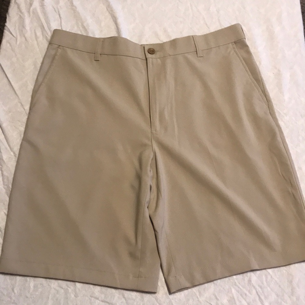 Men’s Izod khaki golf shorts size 36
